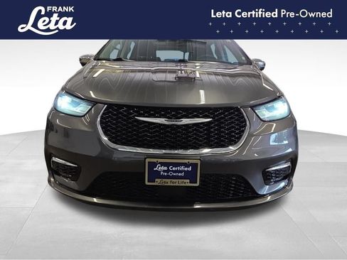 Used 2023 Chrysler Pacifica Limited FWD image 9