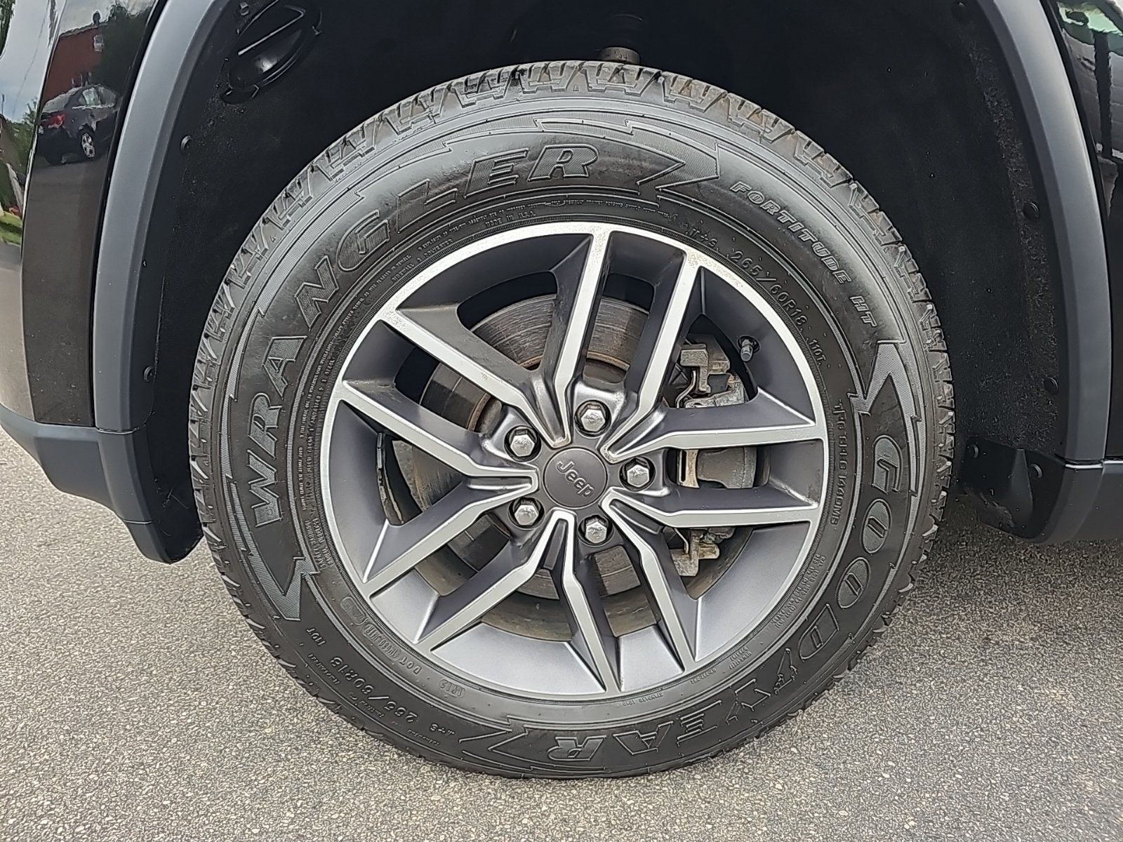 Used 2021 Jeep Grand Cherokee Limited AWD/4WD image 25