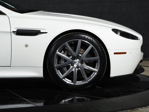 Used 2013 Aston Martin V8 Vantage Coupe image 29