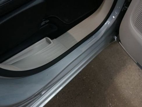 Used 2024 Chrysler Pacifica Touring-L image 62