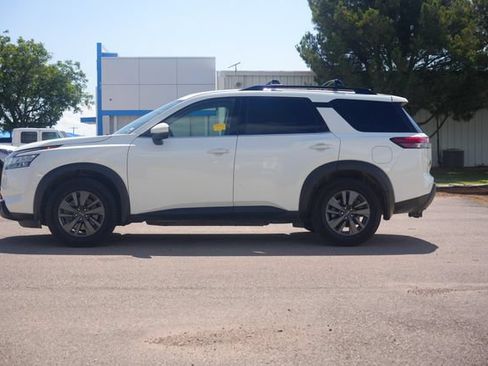 Used 2022 Nissan Pathfinder SV FWD image 6