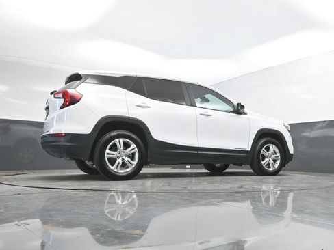 Used 2024 GMC Terrain SLE AWD/4WD image 39
