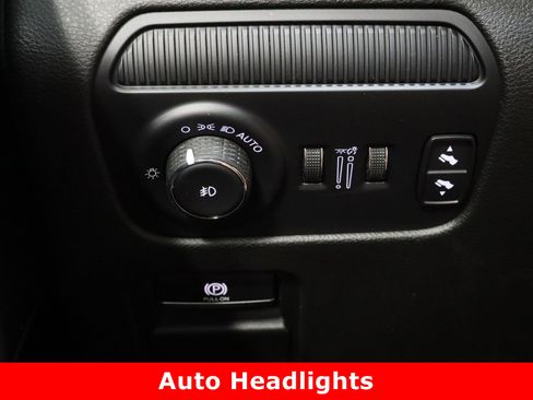 Used 2022 Jeep Wagoneer Series III w/ Premium Group I image 28