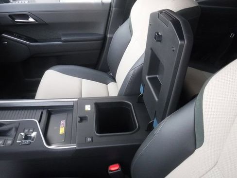 Used 2026 Lexus GX 550 image 25