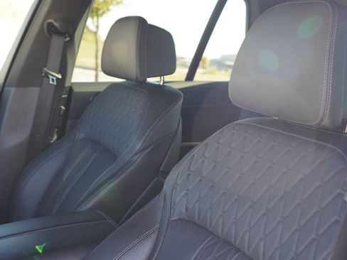 Used 2025 BMW X5 xDrive50e image 12