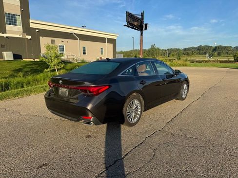 Used 2019 Toyota Avalon Limited w/ All Weather Liner Package FWD image 14