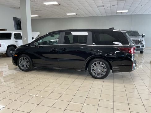 Used 2025 Honda Odyssey Touring image 4