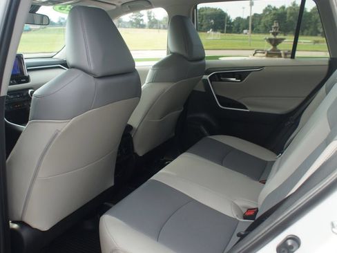 Used 2025 Toyota RAV4 XLE Premium w/ Weather Package AWD/4WD image 15