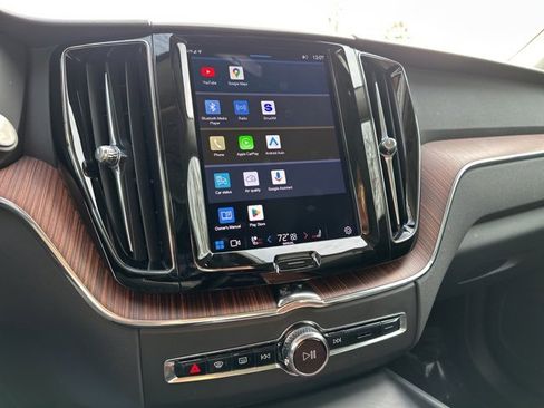 Certified 2023 Volvo XC60 B5 Plus image 24