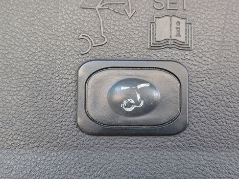 Used 2018 Ford Escape SEL image 32