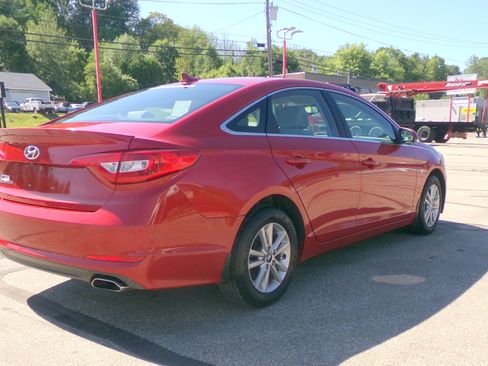 Used 2017 Hyundai Sonata SE w/ Cargo Package image 5