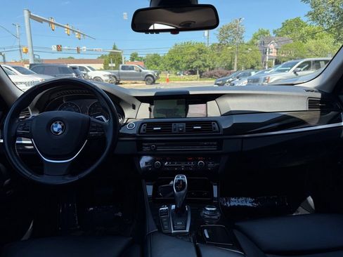 Used 2011 BMW 550i xDrive Sedan AWD/4WD image 16