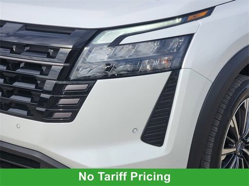 New 2026 Nissan Pathfinder Platinum image 6