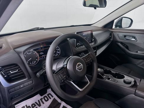 Used 2021 Nissan Rogue SV AWD/4WD image 9