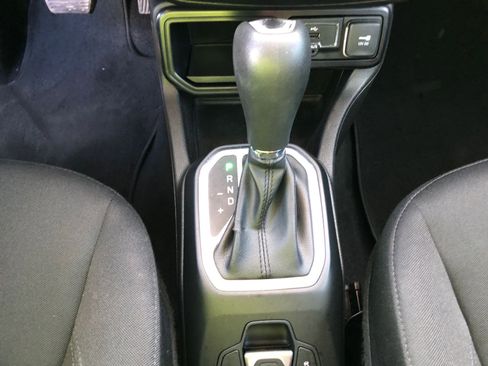 Used 2018 Jeep Renegade Latitude image 20