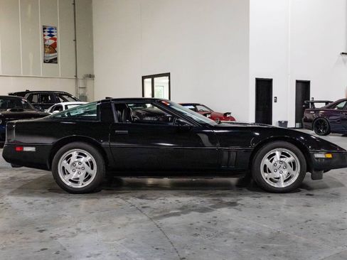 Used 1990 Chevrolet Corvette Coupe RWD image 7