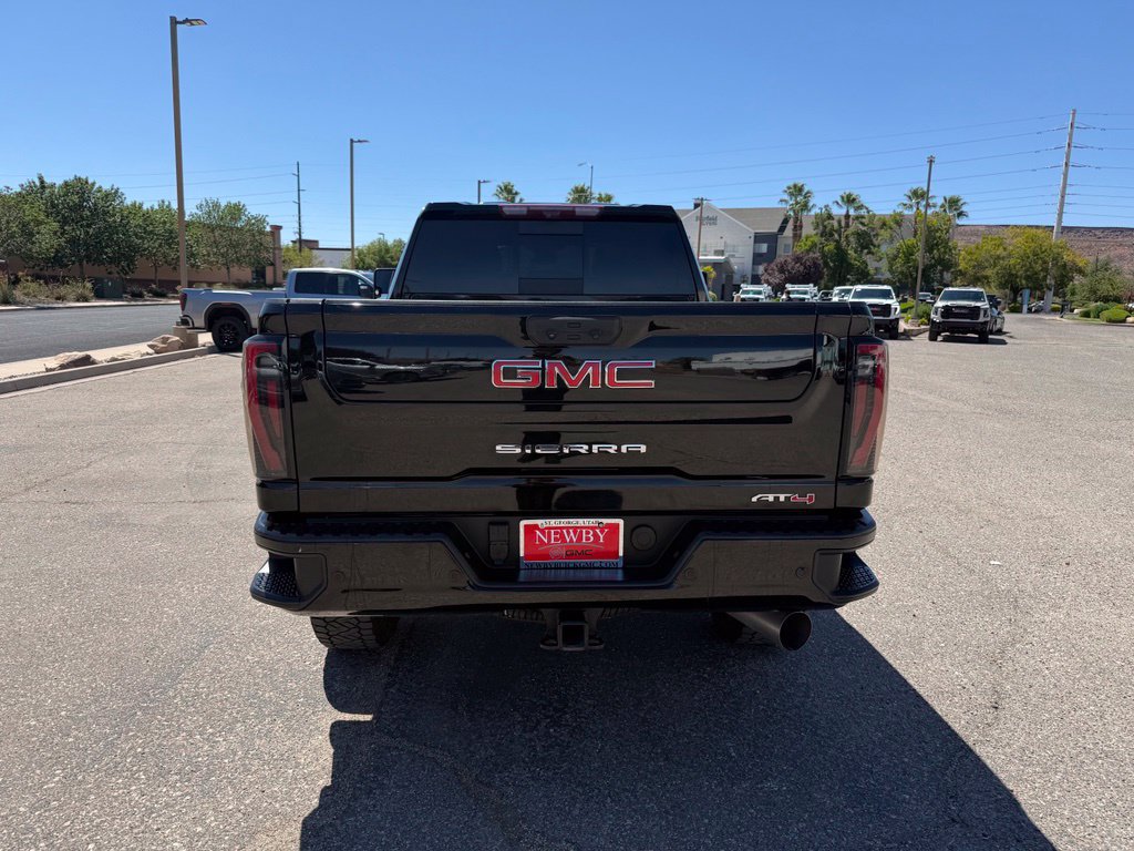 Used 2024 GMC Sierra 3500 AT4 w/ AT4 Premium Plus Package AWD/4WD image 6