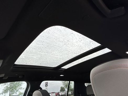 New 2026 Chevrolet Traverse LT w/ Sun and Wheel Package FWD image 23