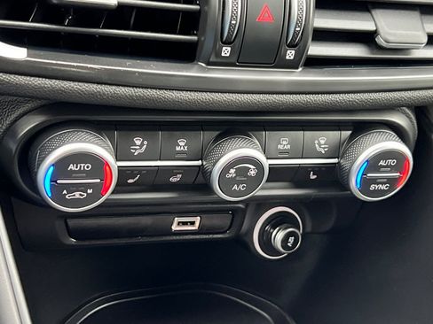 Used 2022 Alfa Romeo Giulia Ti image 20