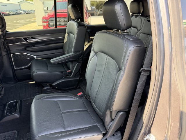 Used 2024 Jeep Wagoneer Series II AWD/4WD image 14
