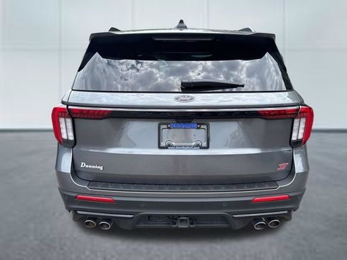 Used 2025 Ford Explorer ST AWD/4WD image 3
