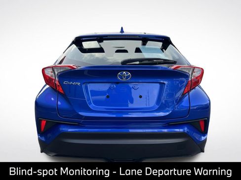Used 2021 Toyota C-HR XLE FWD image 6