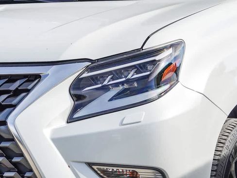 Used 2021 Lexus GX 460 Premium w/ Premium Package image 2