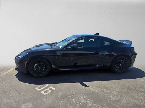 Used 2025 Toyota GR86 Premium w/ ALL Weather Mat Package (TMS) RWD image 6