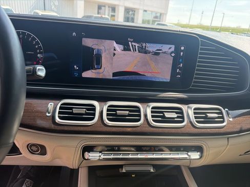 Used 2024 Mercedes-Benz GLE 450e 4MATIC image 12