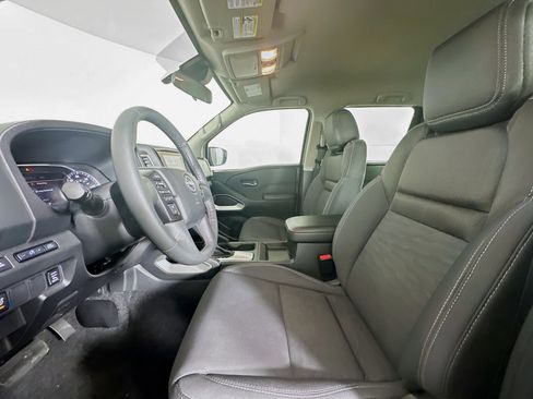 Used 2024 Nissan Frontier SV w/ SV Convenience Package image 13