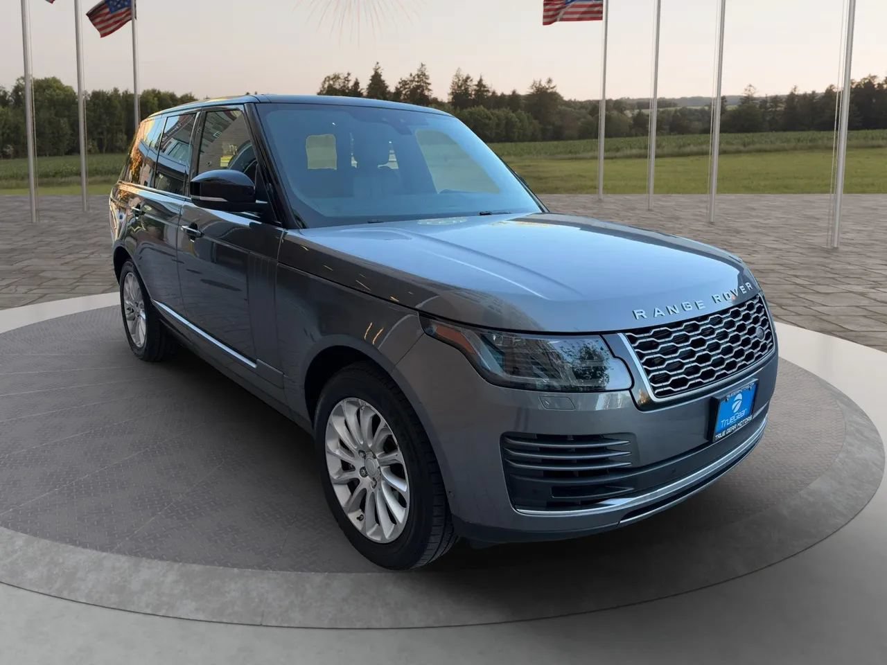 Used 2018 Land Rover Range Rover HSE AWD/4WD image 2