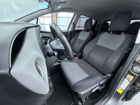 Used 2015 Toyota Yaris LE image 10