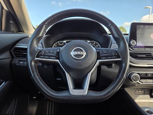 Used 2024 Nissan Altima 2.5 SR FWD image 12