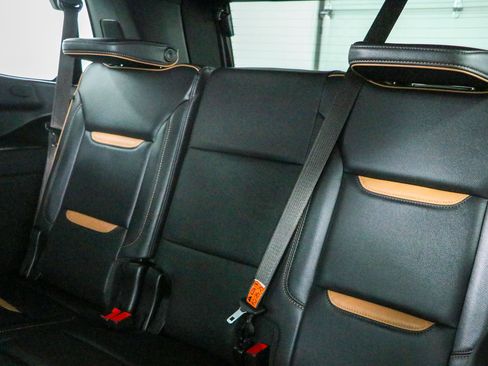 Used 2023 GMC Yukon AT4 w/ Technology Package AWD/4WD image 30