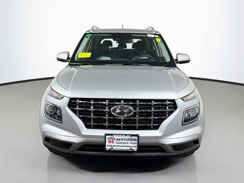 Used 2023 Hyundai Venue SEL FWD image 11