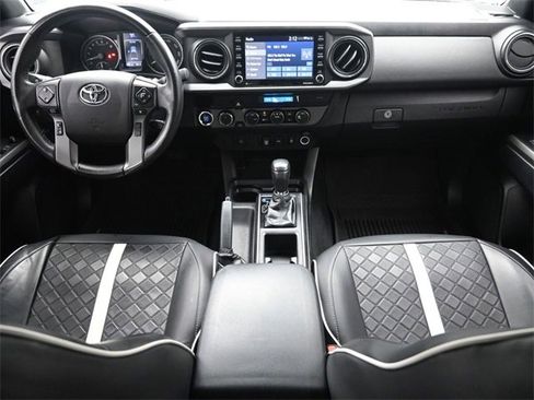 Used 2021 Toyota Tacoma TRD Off-Road image 18