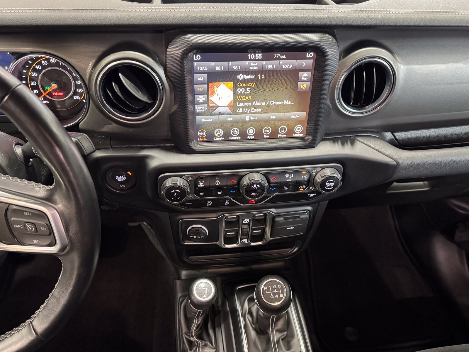 Used 2021 Jeep Wrangler Unlimited Sahara w/ Uconnect 4C Nav & Sound Group AWD/4WD image 26
