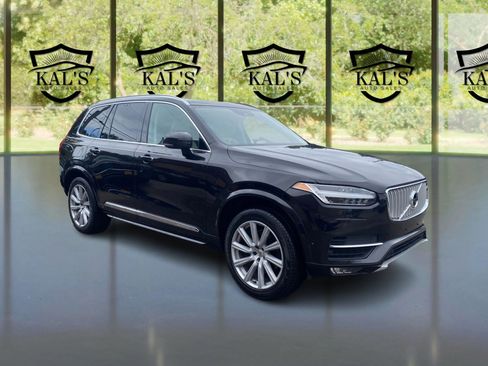 Used 2016 Volvo XC90 T6 Inscription w/ Vision Package image 3