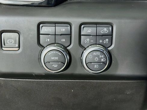 Used 2024 GMC Sierra 1500 Denali AWD/4WD image 11