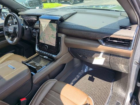 New 2026 GMC Yukon XL Denali Ultimate AWD/4WD image 29
