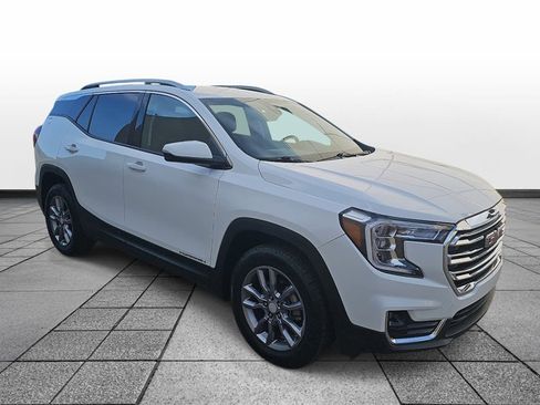 Used 2024 GMC Terrain SLT image 3