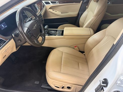 Used 2020 Genesis G80 3.8 RWD image 5