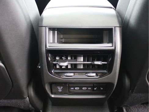 Used 2026 Jeep Grand Cherokee Limited w/ Limited Altitude Package AWD/4WD image 30