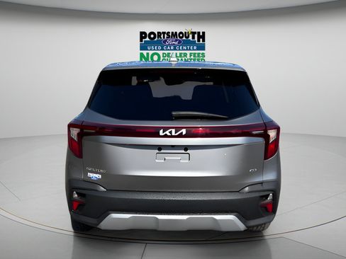 Used 2024 Kia Seltos LX AWD/4WD image 9