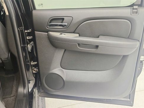 Used 2009 Chevrolet Suburban LS image 33