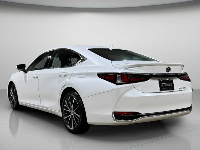 Certified 2025 Lexus ES 300h w/ Premium Package FWD image 6