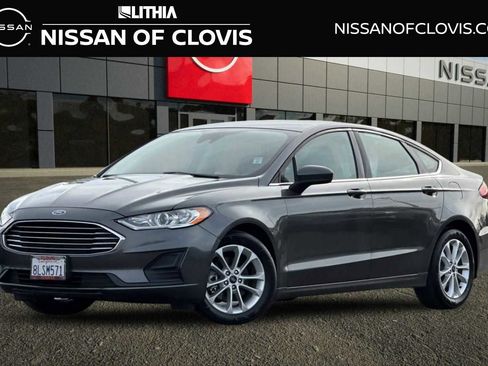 Used 2019 Ford Fusion SE FWD image 1