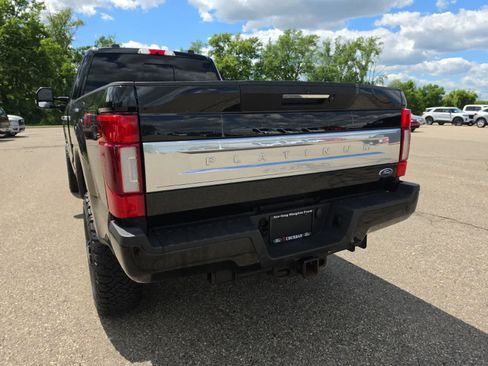 Used 2022 Ford F350 Platinum w/ FX4 Off-Road Package AWD/4WD image 10
