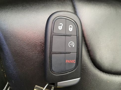 Used 2019 Jeep Cherokee Latitude Plus image 32