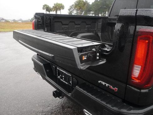 Used 2023 GMC Sierra 1500 AT4 w/ Technology Package image 11